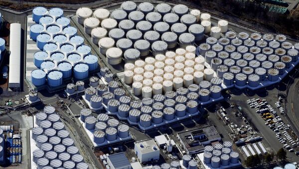 Резервуары с радиоактивной водой атомной электростанции Фукусима-1. Япония - 俄羅斯衛星通訊社