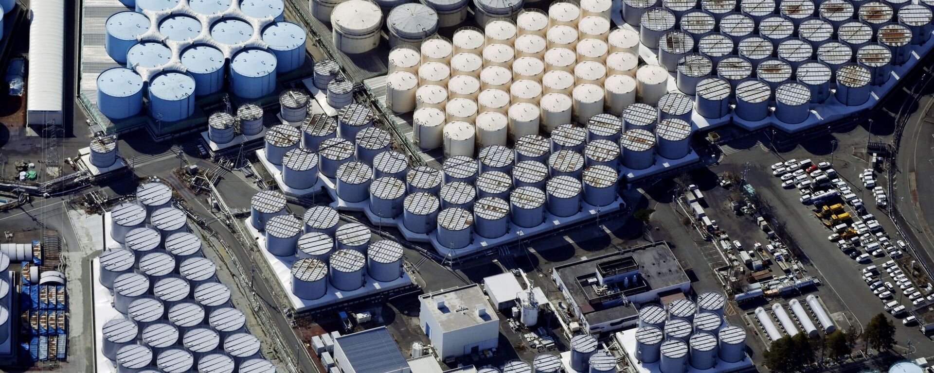 Резервуары с радиоактивной водой атомной электростанции Фукусима-1. Япония - 俄羅斯衛星通訊社, 1920, 15.04.2021