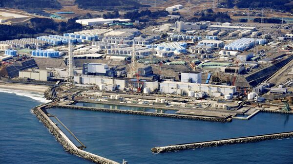 Резервуары с радиоактивной водой атомной электростанции Фукусима-1. Япония - 俄罗斯卫星通讯社