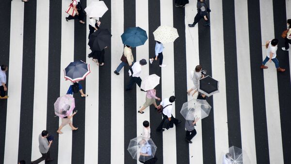 Пешеходы на улицах Токио - 俄罗斯卫星通讯社