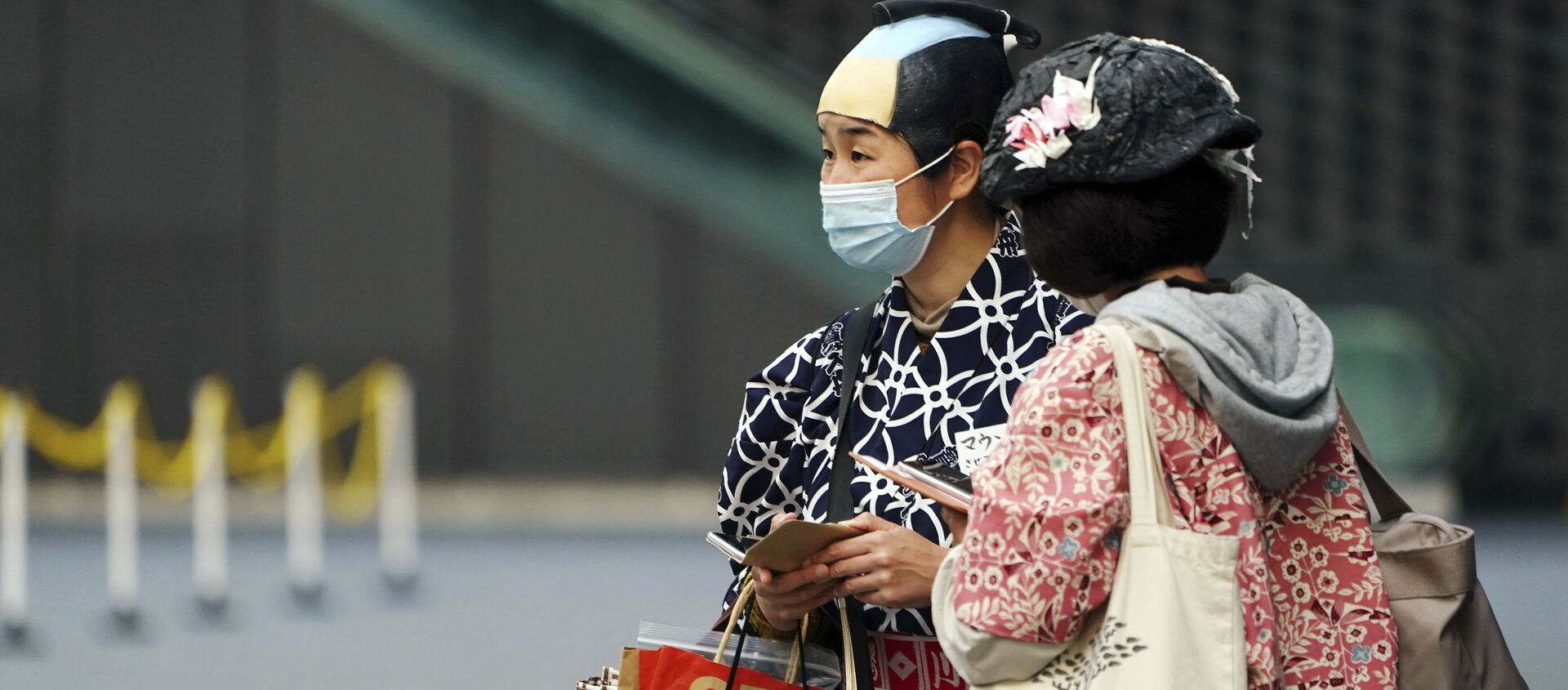 Пешеходы в защитных масках в Токио - 俄罗斯卫星通讯社, 1920, 21.07.2021