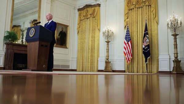 Президент США Джо Байден выступает с речью о России в Восточном зале Белого дома в Вашингтоне, США - 俄羅斯衛星通訊社