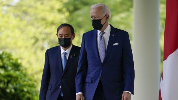 Президент США Джо Байден и премьер-министр Японии Ёсихиде Суга - 俄罗斯卫星通讯社