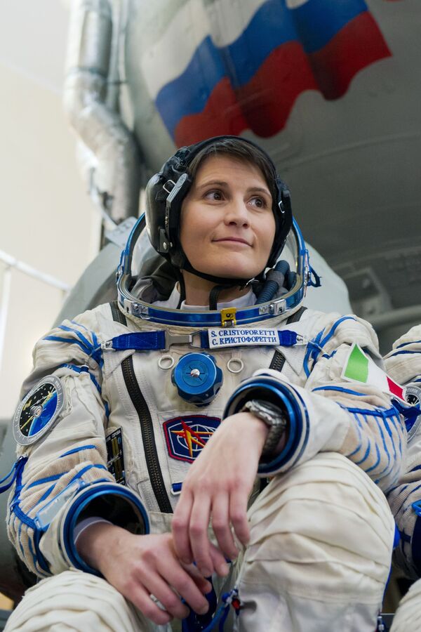 國際空間站第42/43期長期考察組的主要機組成員、歐洲航天局女宇航員、意大利首位女宇航員薩曼莎·克里斯托弗雷蒂。 - 俄羅斯衛星通訊社