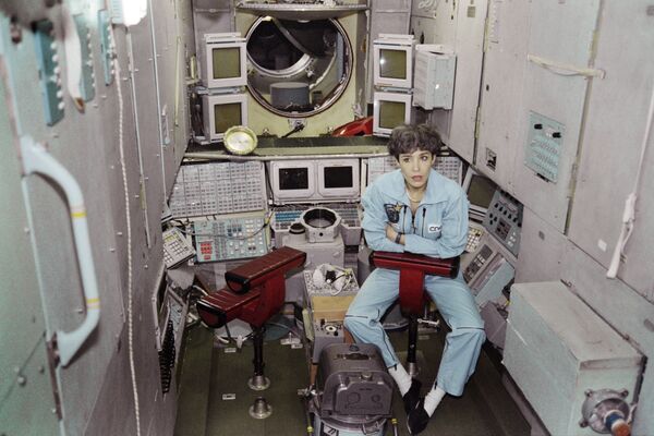 法国首位女航天员克劳迪·艾涅尔。 - 俄罗斯卫星通讯社