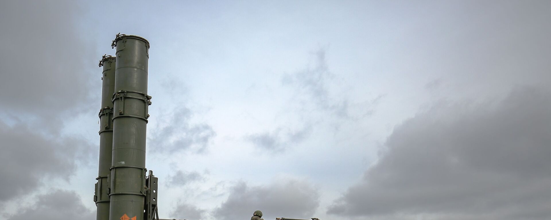 Пуско-заряжающая установка в составе зенитно-ракетной системы (ЗРС) С-300В4 в ходе тактических учений - 俄羅斯衛星通訊社, 1920, 04.06.2021