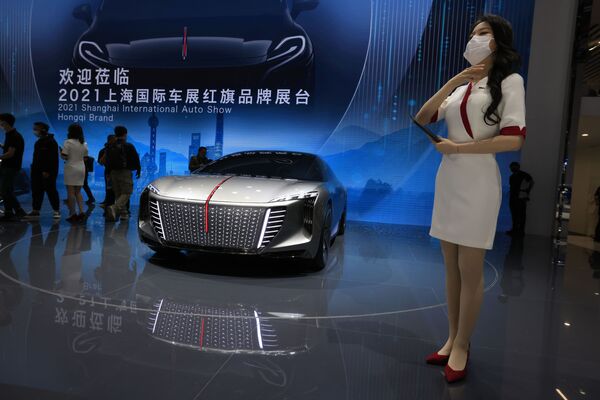 第19届上海国际车展上的车模们。 - 俄罗斯卫星通讯社