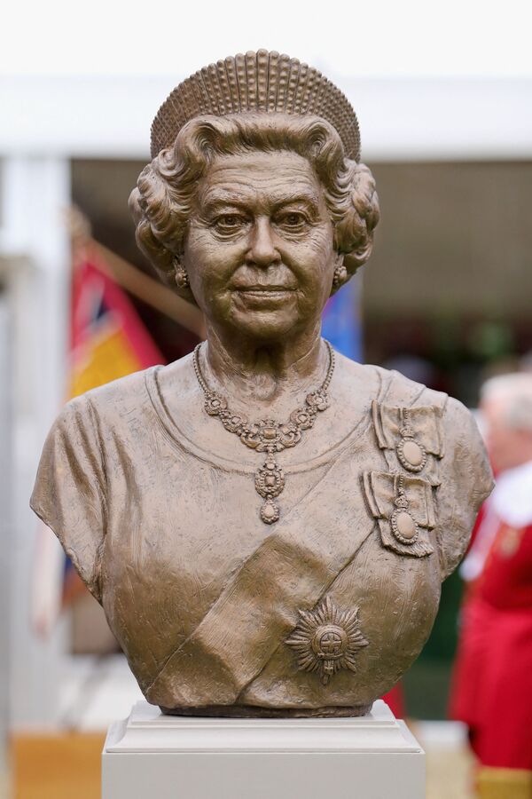 英女王伊麗莎白二世的青銅半身像。 - 俄羅斯衛星通訊社