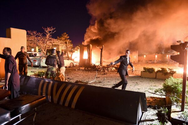巴基斯坦塞雷納酒店停車場爆炸現場。 - 俄羅斯衛星通訊社