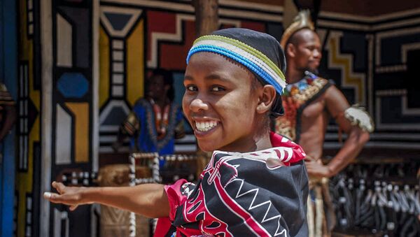 勒塞迪民俗旅遊村創建於1995年，距離首都約翰內斯堡45公里。  - 俄羅斯衛星通訊社