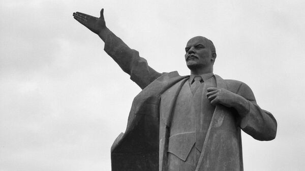 雕塑家家科季欣所创作的列宁向前伸手 - 俄罗斯卫星通讯社