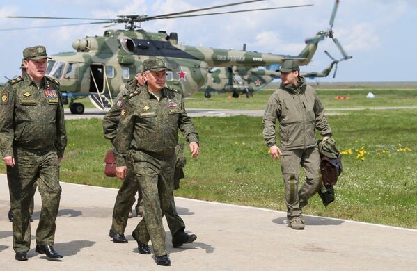 俄军在克里米亚进行大规模实装演练 - 俄罗斯卫星通讯社