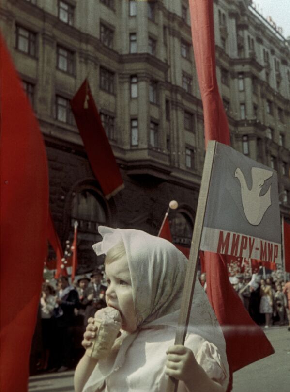 1964年，莫斯科市五一节游行活动。 - 俄罗斯卫星通讯社