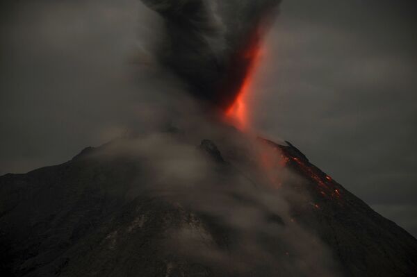 印尼錫納朋火山爆發 - 俄羅斯衛星通訊社