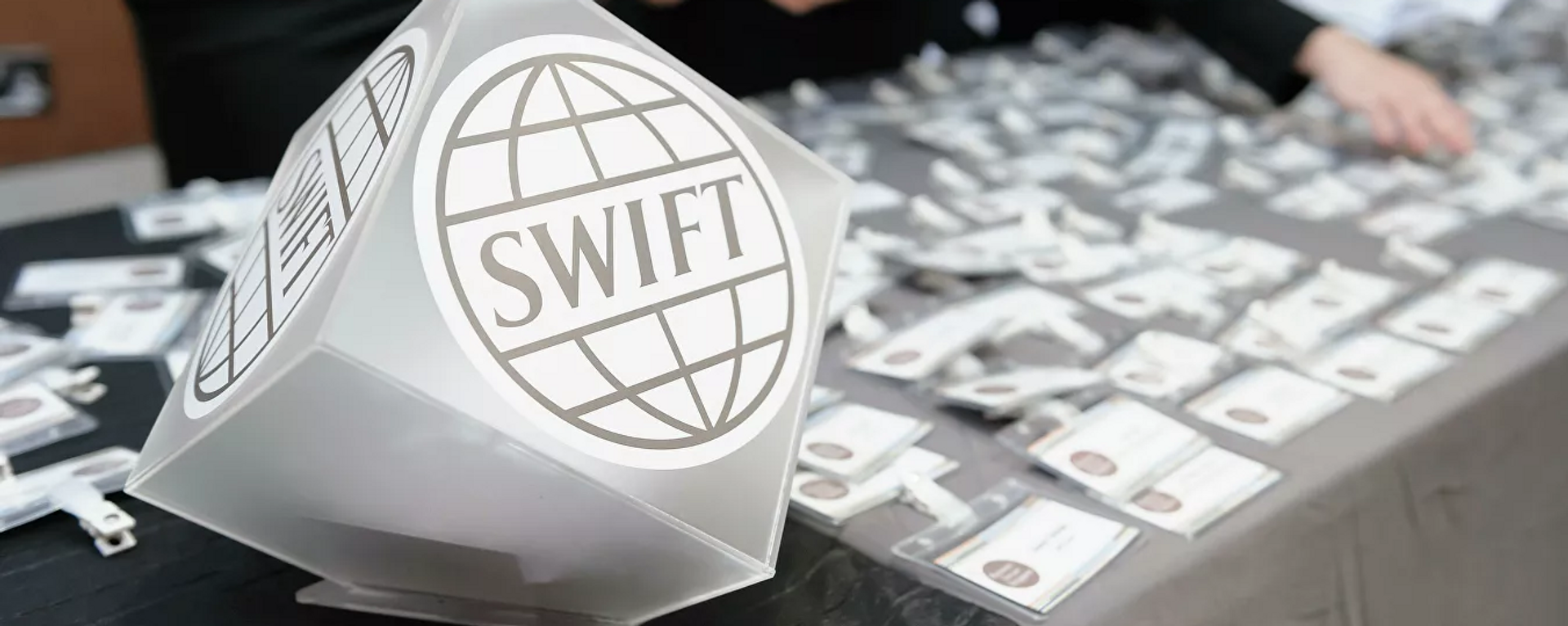 国际支付系统SWIFT标志 - 俄罗斯卫星通讯社, 1920, 04.05.2022