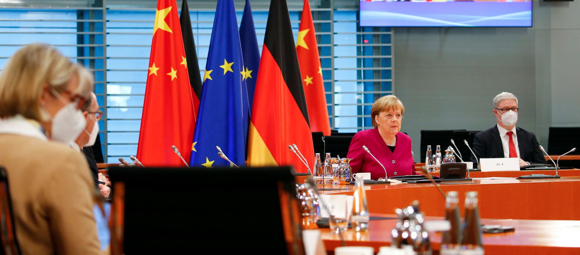 Канцлер Германии Ангела Меркель участвует в виртуальных переговорах с премьер-министром Китая Ли Кэцяном (не видно) в рамках шестых германо-китайских правительственных консультаций - 俄罗斯卫星通讯社, 1920, 29.04.2021