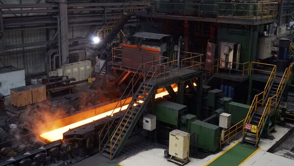 Раскалённая сталь на китайском заводе Ansteel  - 俄羅斯衛星通訊社