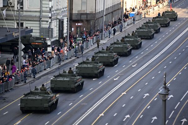 机械化部队方阵由190多辆战斗车辆和特种车辆组成。 - 俄罗斯卫星通讯社