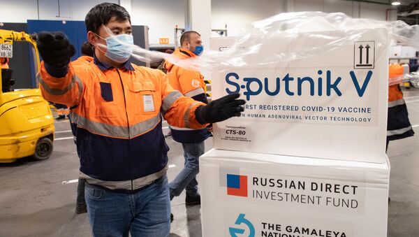 Доставка вакцины Sputnik V на склад в грузовой терминал Москва Карго - 俄罗斯卫星通讯社