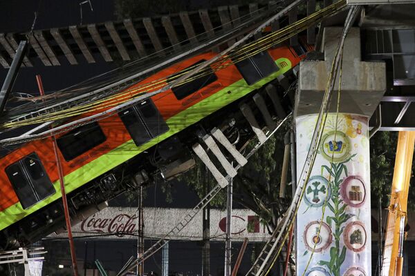 墨西哥的軌道交通橋梁坍塌，墨西哥城 - 俄羅斯衛星通訊社