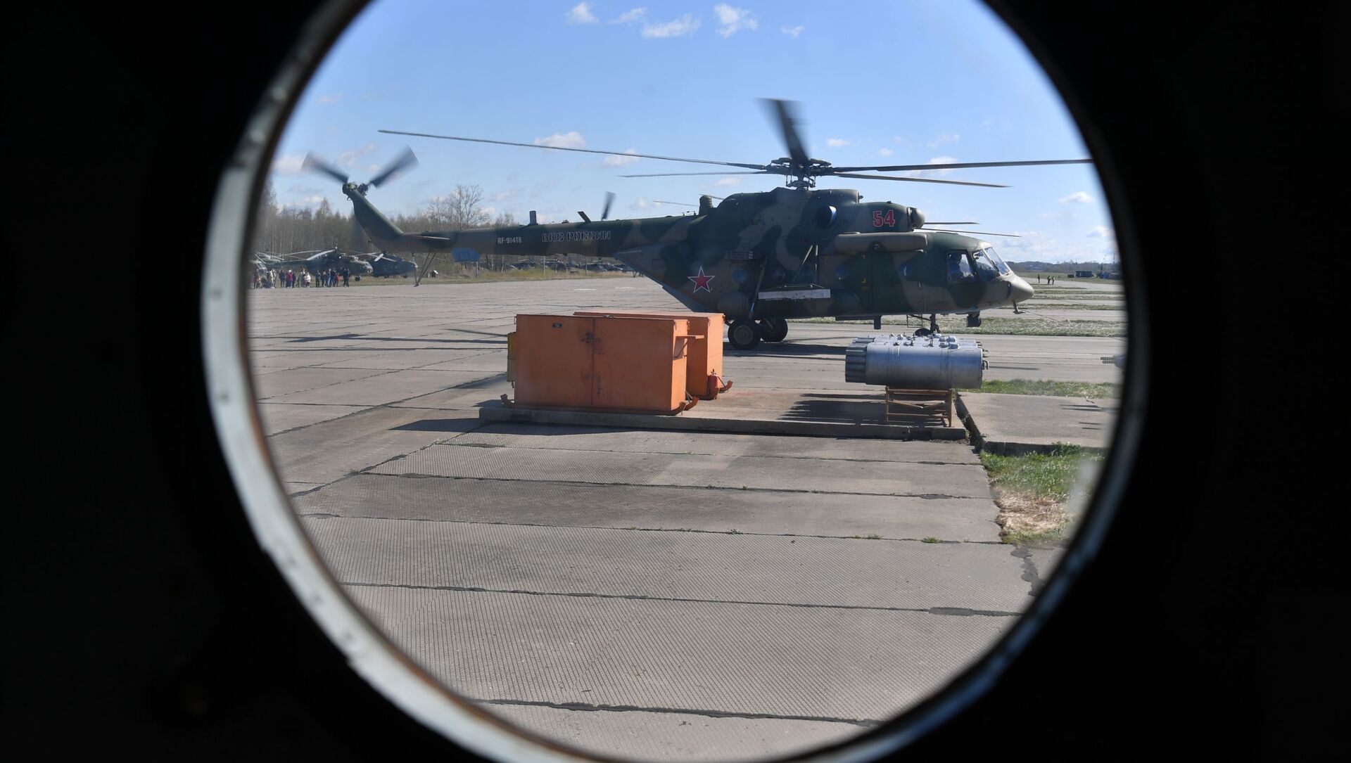 据俄紧急情况部克拉斯诺亚尔斯克边疆区分局消息，一架米-8直升机在该区北部迫降，无人伤亡 - 俄罗斯卫星通讯社, 1920, 11.11.2021