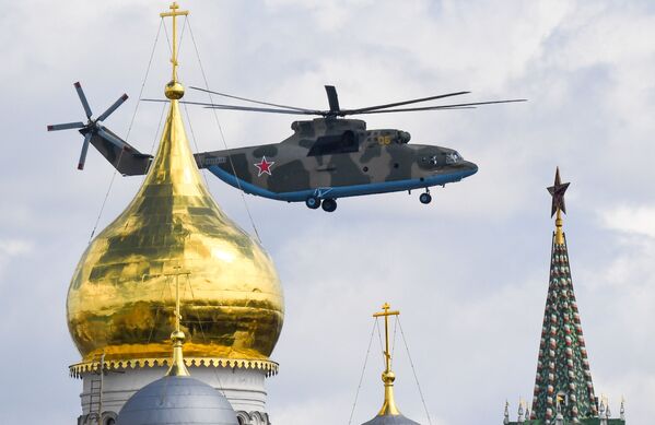 在莫斯科的航空表演彩排期間，在空中的米-26重型直升機 - 俄羅斯衛星通訊社