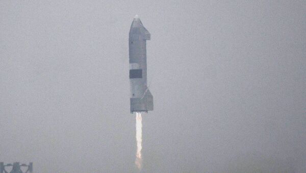 Прототип космического корабля Starship SN15 компании SpaceX впервые совершает успешную посадку на космодроме компании в Бока Чика, штат Техас, США - 俄羅斯衛星通訊社