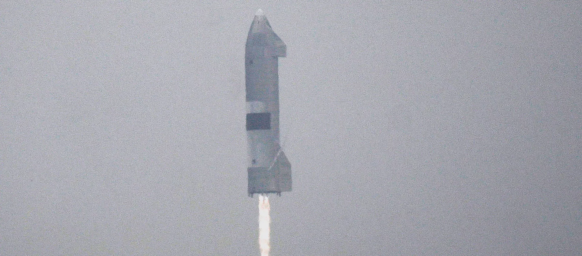 Прототип космического корабля Starship SN15 компании SpaceX впервые совершает успешную посадку на космодроме компании в Бока Чика, штат Техас, США - 俄羅斯衛星通訊社, 1920, 06.06.2021