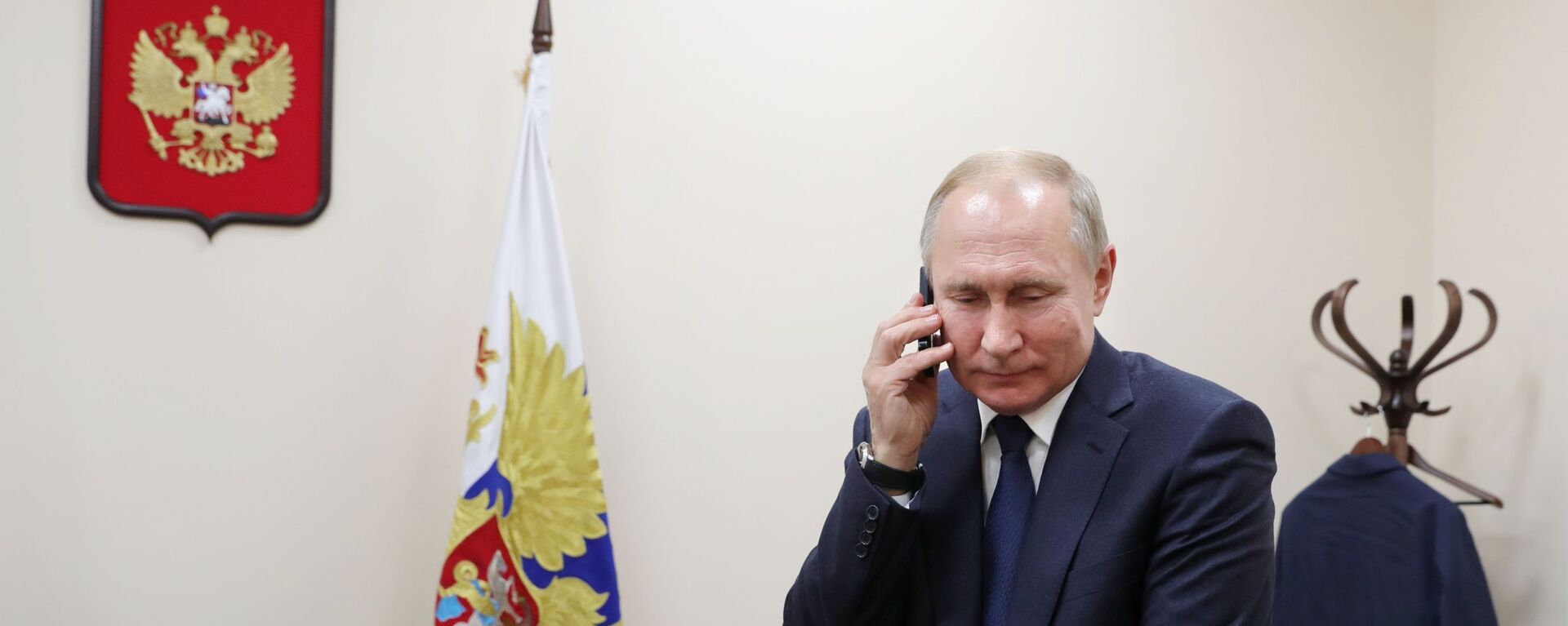 Президент России Владимир Путин во время разговора по телефону - 俄羅斯衛星通訊社, 1920, 20.05.2021