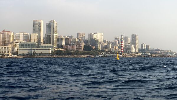 Вид на набережную Бейрута в районе маяка со стороны моря - 俄罗斯卫星通讯社