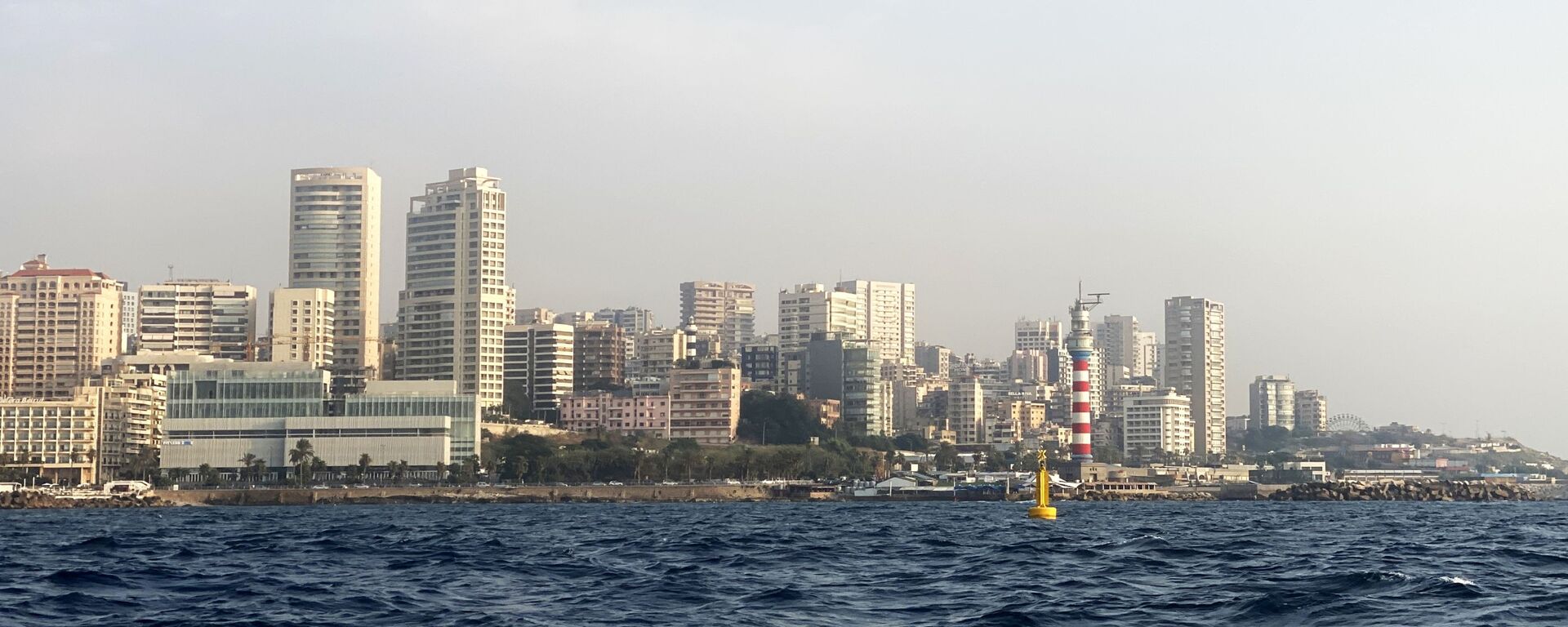 Вид на набережную Бейрута в районе маяка со стороны моря - 俄羅斯衛星通訊社, 1920, 30.10.2021