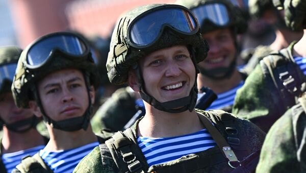 Военнослужащие ВДВ во время генеральной репетиции парада в честь 76-й годовщины Победы в Великой Отечественной войне в Москве - 俄羅斯衛星通訊社