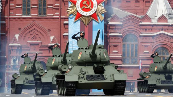 Танк Т-34-85 во время военного парада в честь 76-й годовщины Победы в Великой Отечественной войне в Москве - 俄罗斯卫星通讯社