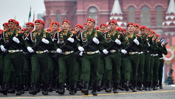 Сотрудники военной полиции на военном параде на Красной площади - 俄羅斯衛星通訊社