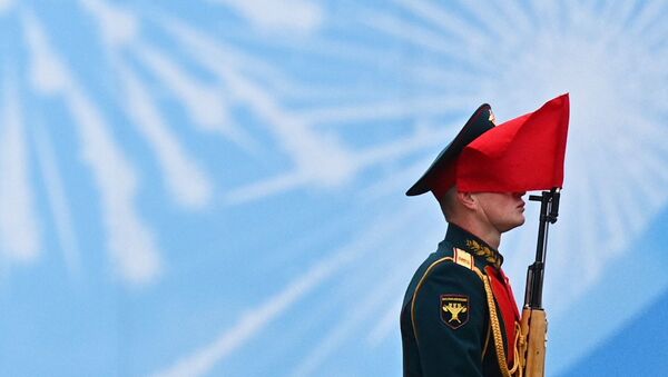 在偉大衛國戰爭勝利76週年軍事閱兵式開始前莫斯科紅場上的軍人方隊。 - 俄羅斯衛星通訊社