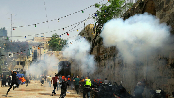在东耶路撒冷与以色列警察的冲突导致305名巴勒斯坦人受伤 - 俄罗斯卫星通讯社