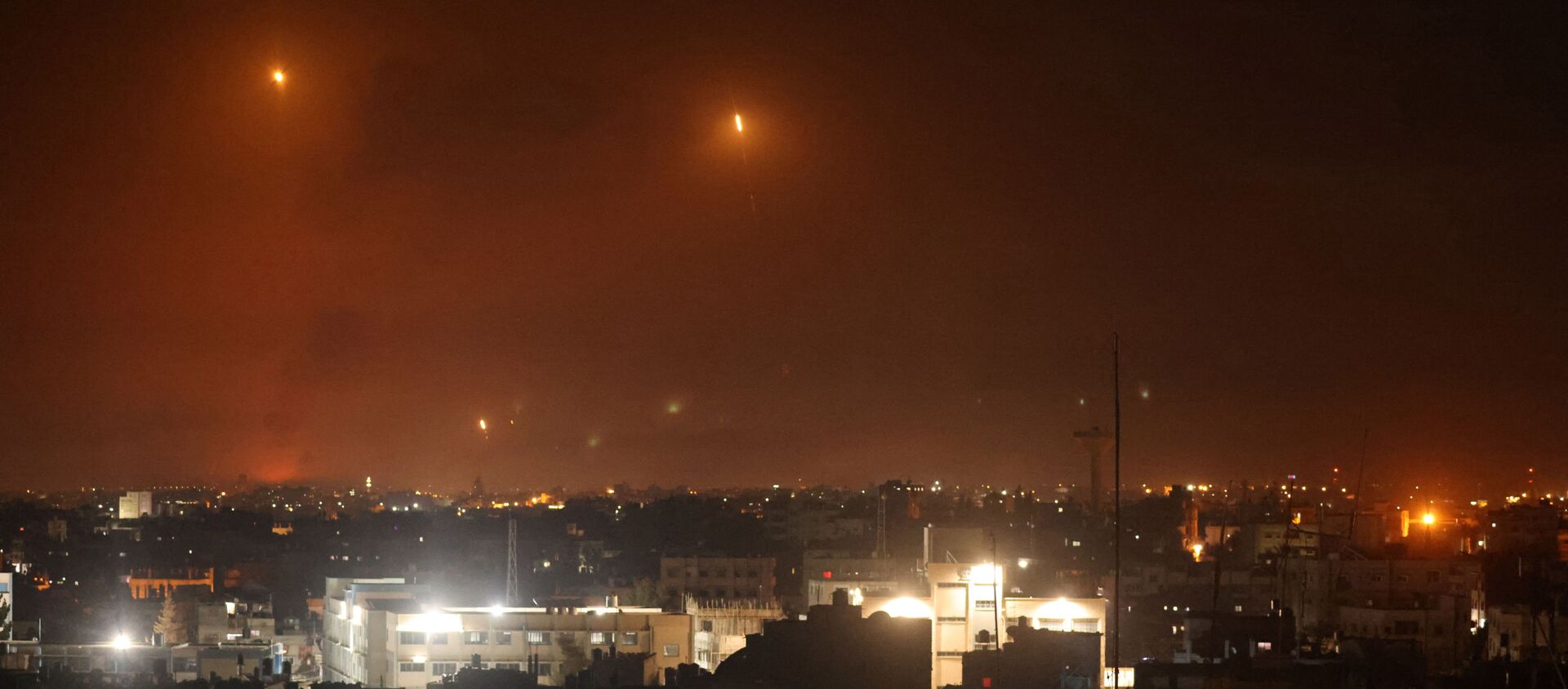 Ракеты запущены в направлении Израиля из Рафаха на юге сектора Газа - 俄罗斯卫星通讯社, 1920, 12.05.2021