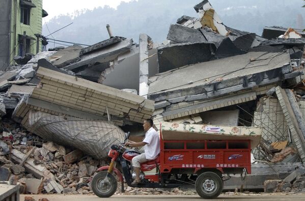 遭受地震損毀的建築設施。 - 俄羅斯衛星通訊社