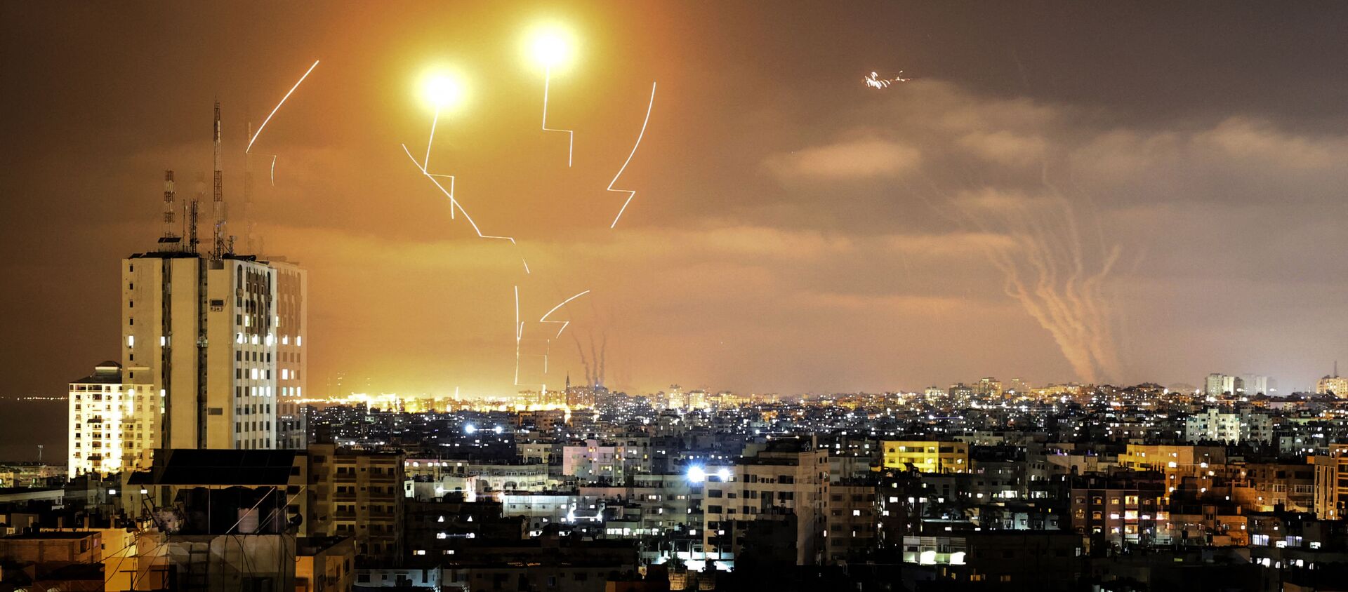 Ракеты, выпущенные в сторону Израиля из города Газа - 俄羅斯衛星通訊社, 1920, 21.05.2021