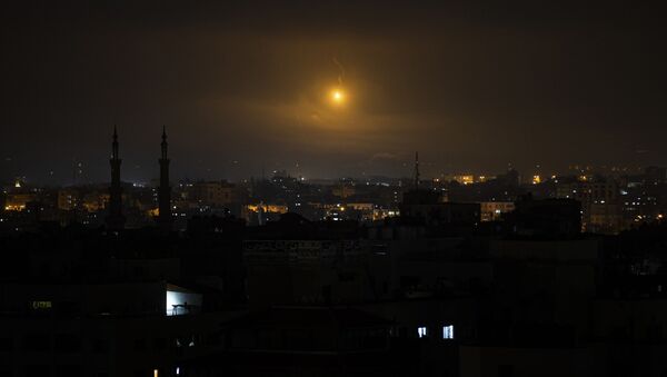 以色列空军袭击加沙地带城市 造成加沙市断电 - 俄罗斯卫星通讯社