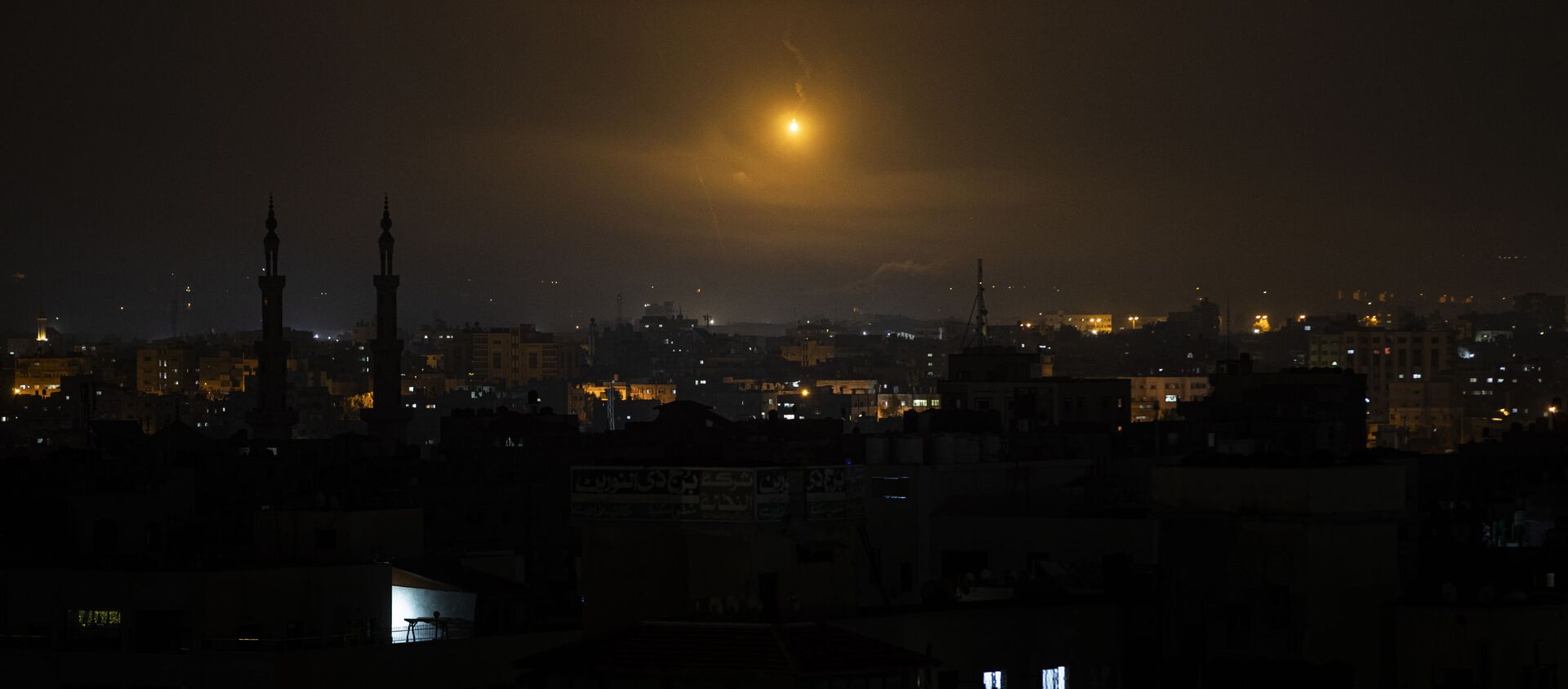 以色列空軍襲擊加沙地帶城市 造成加沙市斷電 - 俄羅斯衛星通訊社, 1920, 16.05.2021