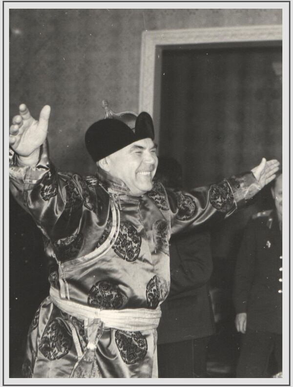 1961年，苏联元帅、两次获得“苏联英雄”荣誉称号的罗季翁•雅科夫列维奇•马利诺夫斯基在蒙古进行正式访问。 - 俄罗斯卫星通讯社