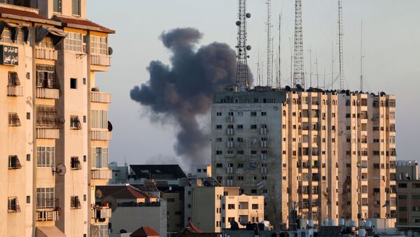 Дым от израильского авиаудара по Газе - 俄羅斯衛星通訊社