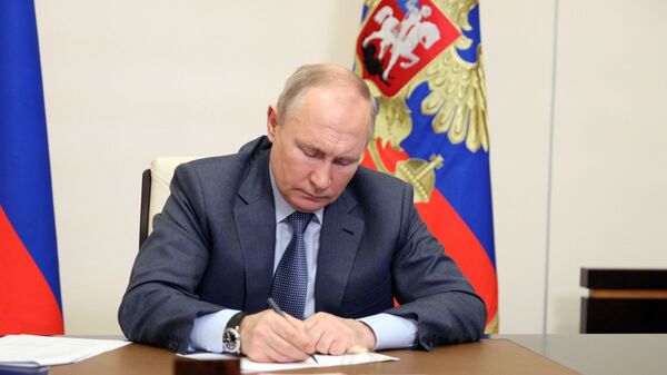 普京簽署一項建立臨時支付俄羅斯聯邦國家外幣債務程序的命令 - 俄羅斯衛星通訊社