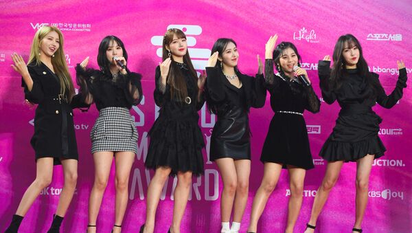 Южнокорейская группа GFriend - 俄羅斯衛星通訊社