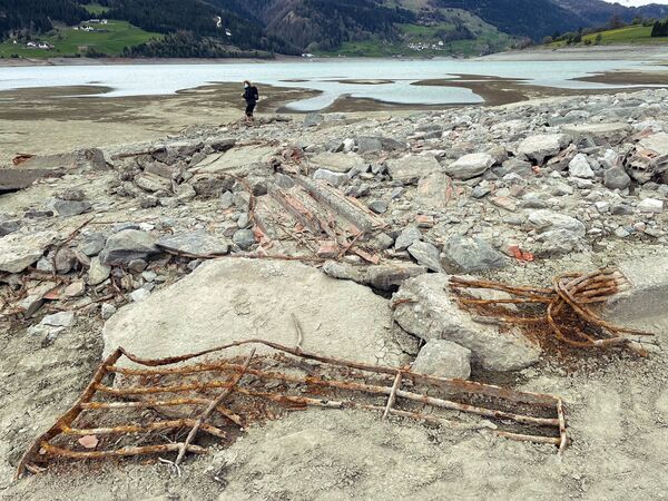 位于南蒂罗尔的雷西亚湖的库隆村遗址。 - 俄罗斯卫星通讯社