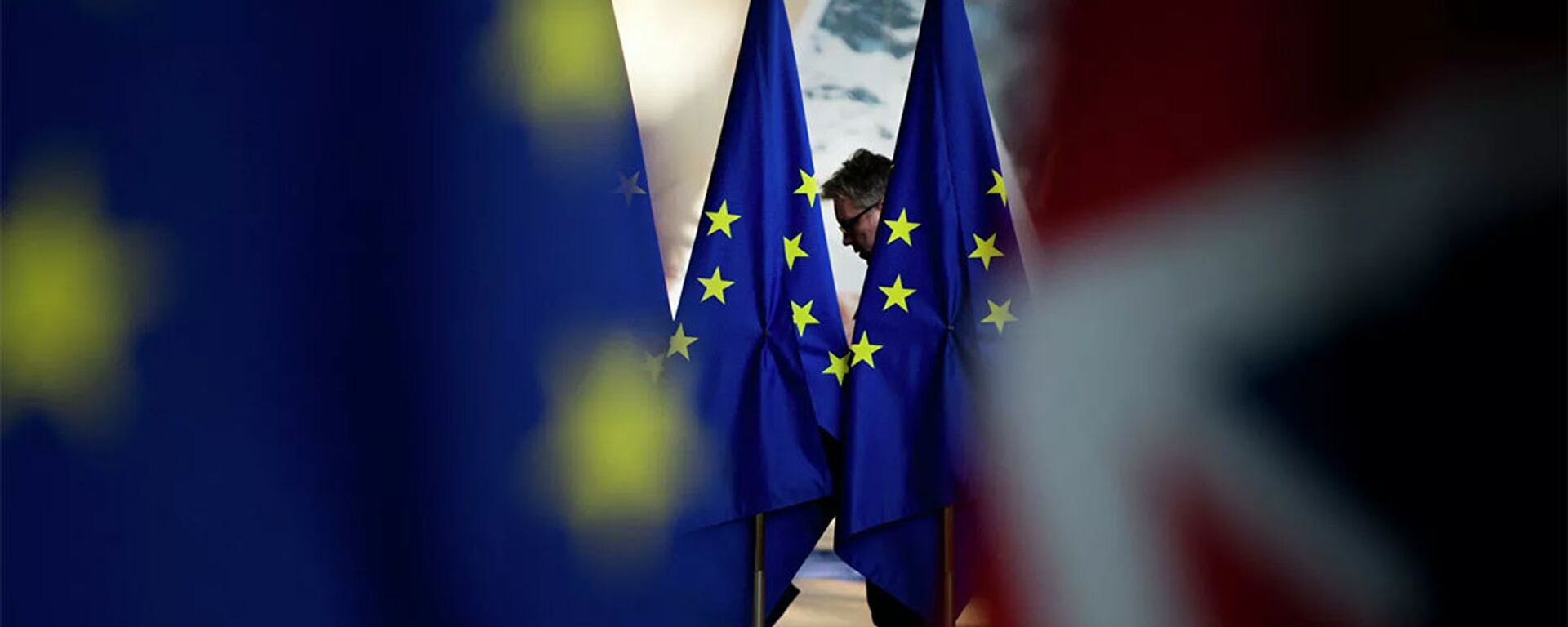Флаги Евросоюза в здании Совета Европы в Брюсселе  - 俄罗斯卫星通讯社, 1920, 02.09.2021