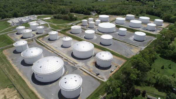 Резервуары-хранилища на станции Colonial Pipeline в Вудбайне, штат Мэриленд, США - 俄羅斯衛星通訊社