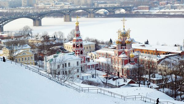 Вид на Рождественскую церковь и Канавинский мост в Нижнем Новгороде - 彩神网卫星通讯社