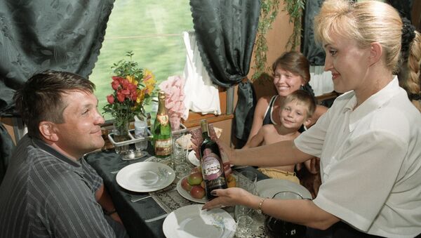 1999年，“索契”號服務專列餐車。 - 俄羅斯衛星通訊社